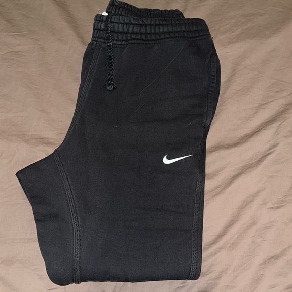 Nike Taper Joggers. Men’s medium, fits like a small. - Picture 1 of 2